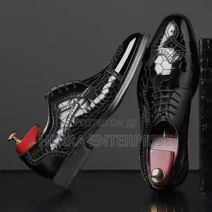 Men's Black Patent Leather Crocodile-Embossed Wingtip Oxford Shoes