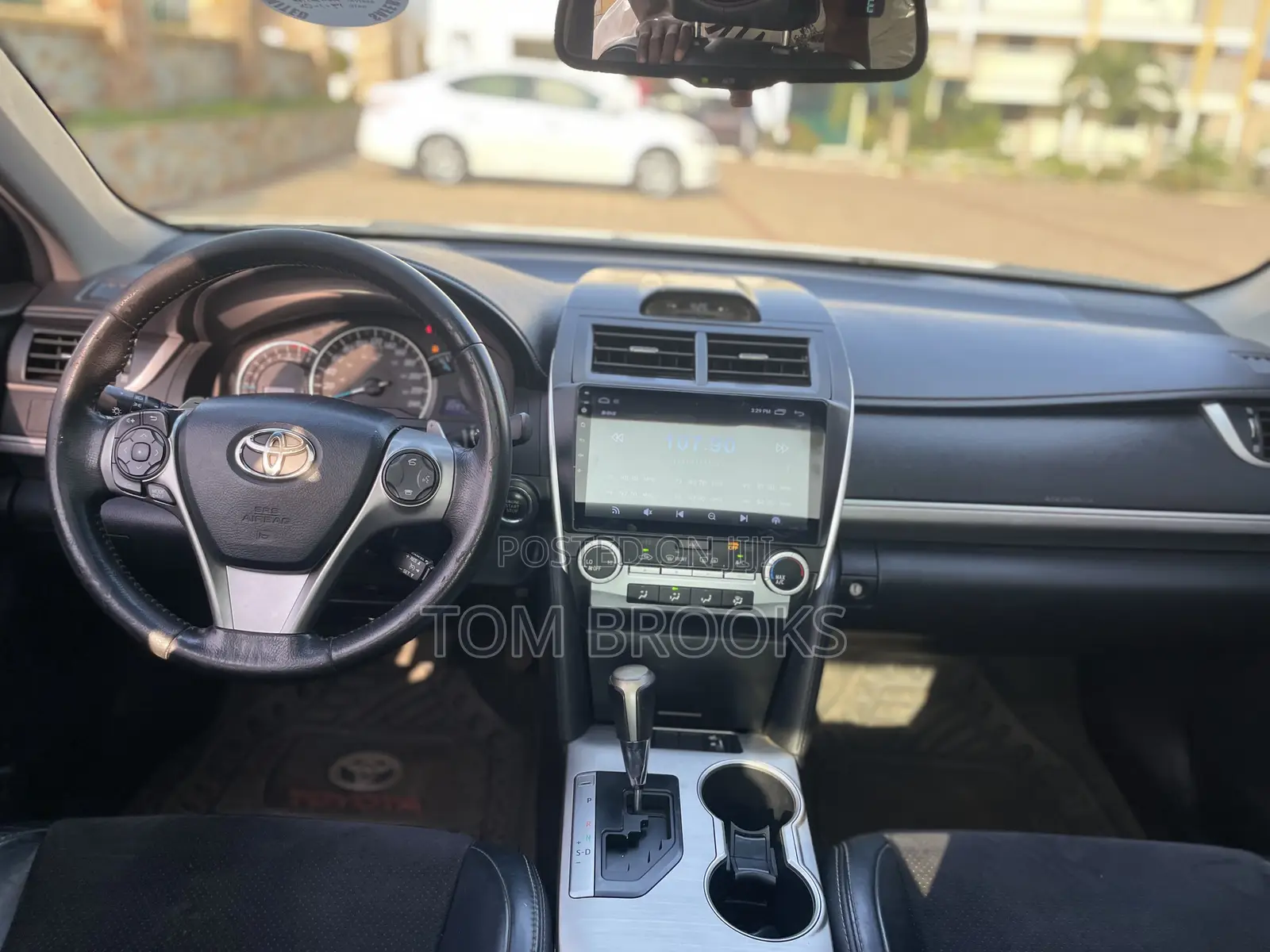 Toyota Camry SE 4dr Sedan (2.5L 4cyl 6A) 2013 White