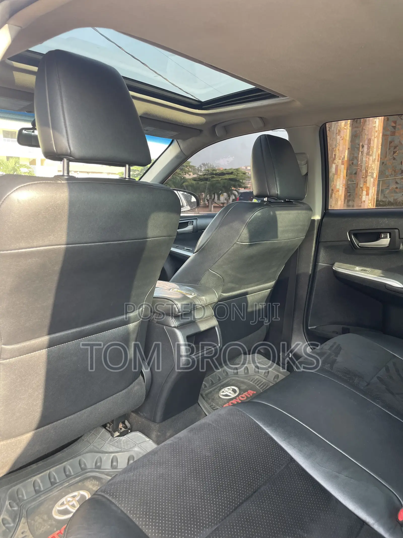 Toyota Camry SE 4dr Sedan (2.5L 4cyl 6A) 2013 White