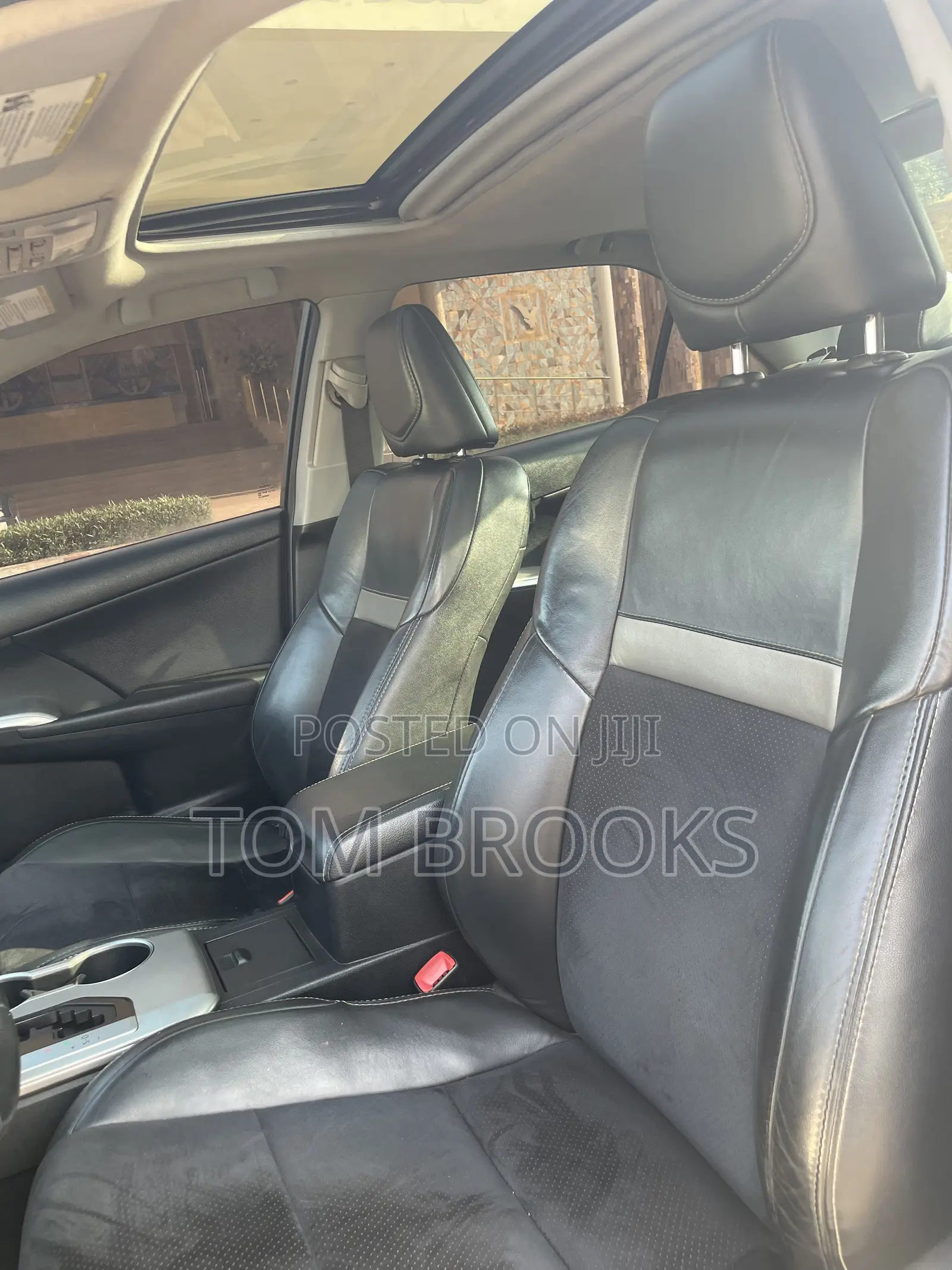 Toyota Camry SE 4dr Sedan (2.5L 4cyl 6A) 2013 White