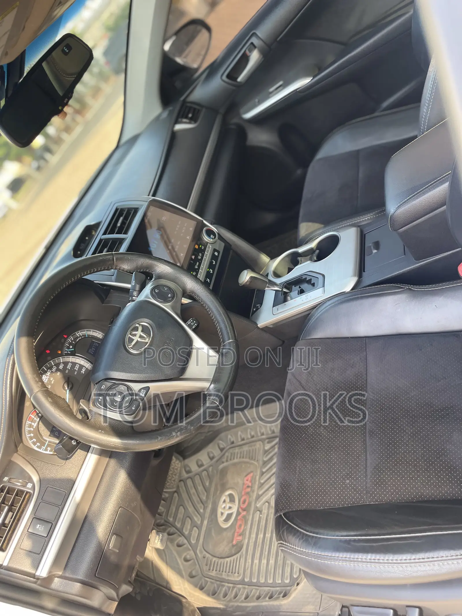Toyota Camry SE 4dr Sedan (2.5L 4cyl 6A) 2013 White