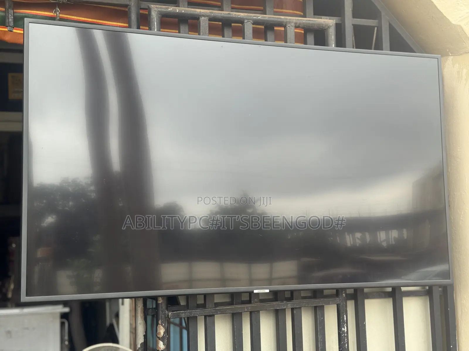 Samsung 55” Smart UHD
