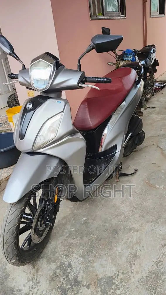 SYM Symnh 2025 Black