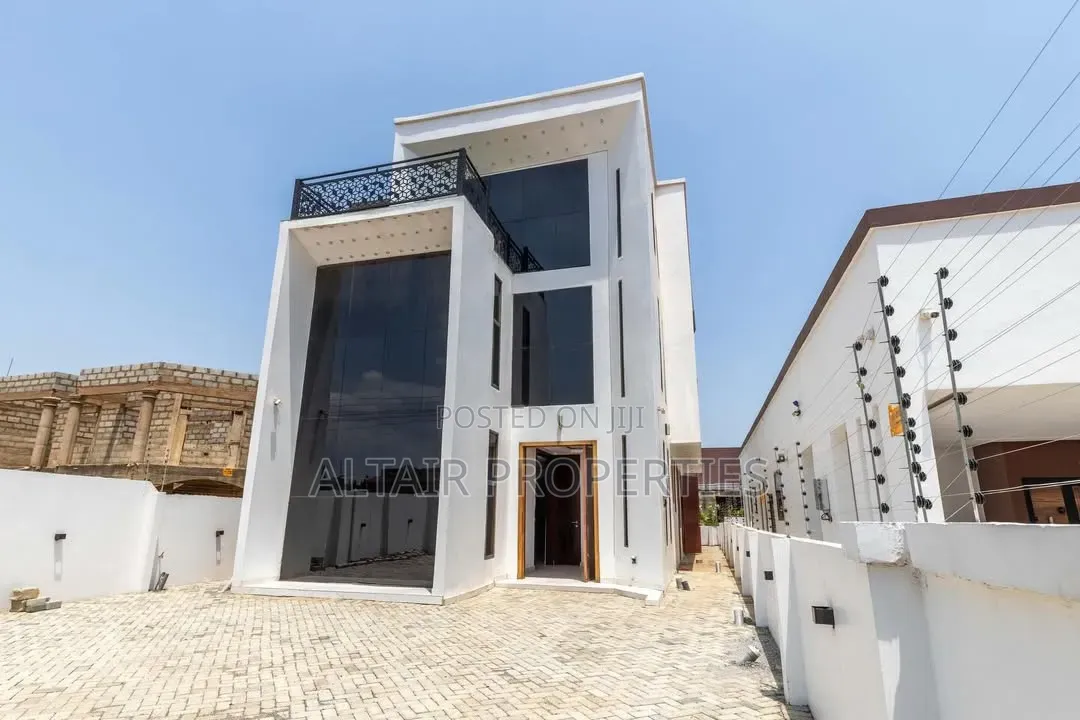 5bdrm House in East Legon Hills, Accra Metropolitan for sale