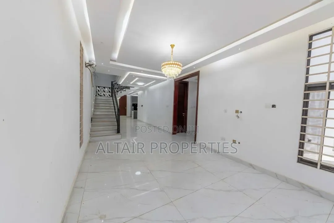 5bdrm House in East Legon Hills, Accra Metropolitan for sale