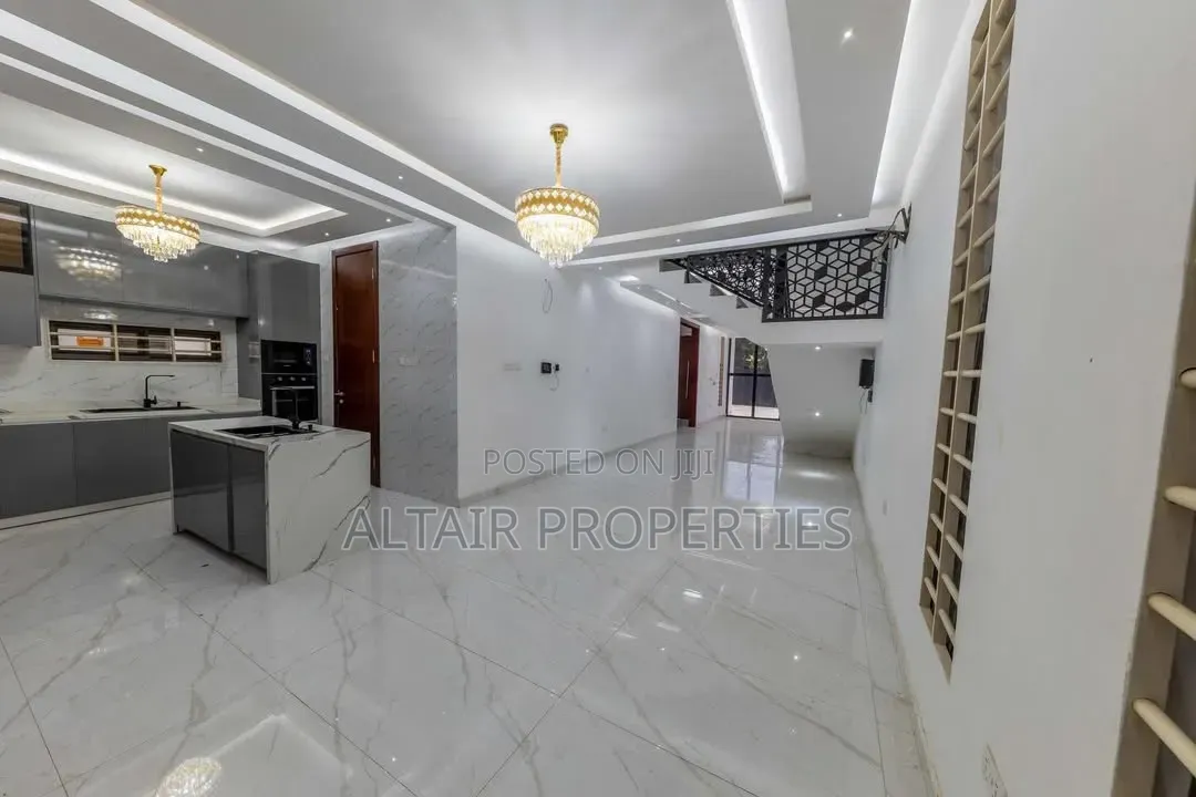 5bdrm House in East Legon Hills, Accra Metropolitan for sale