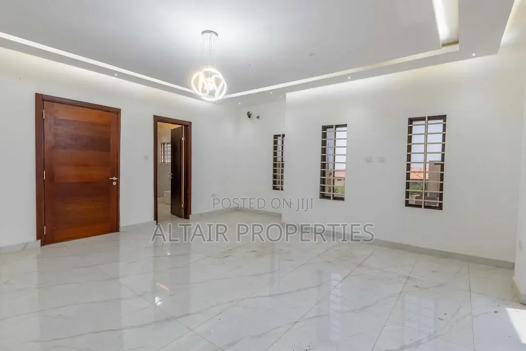 5bdrm House in East Legon Hills, Accra Metropolitan for sale