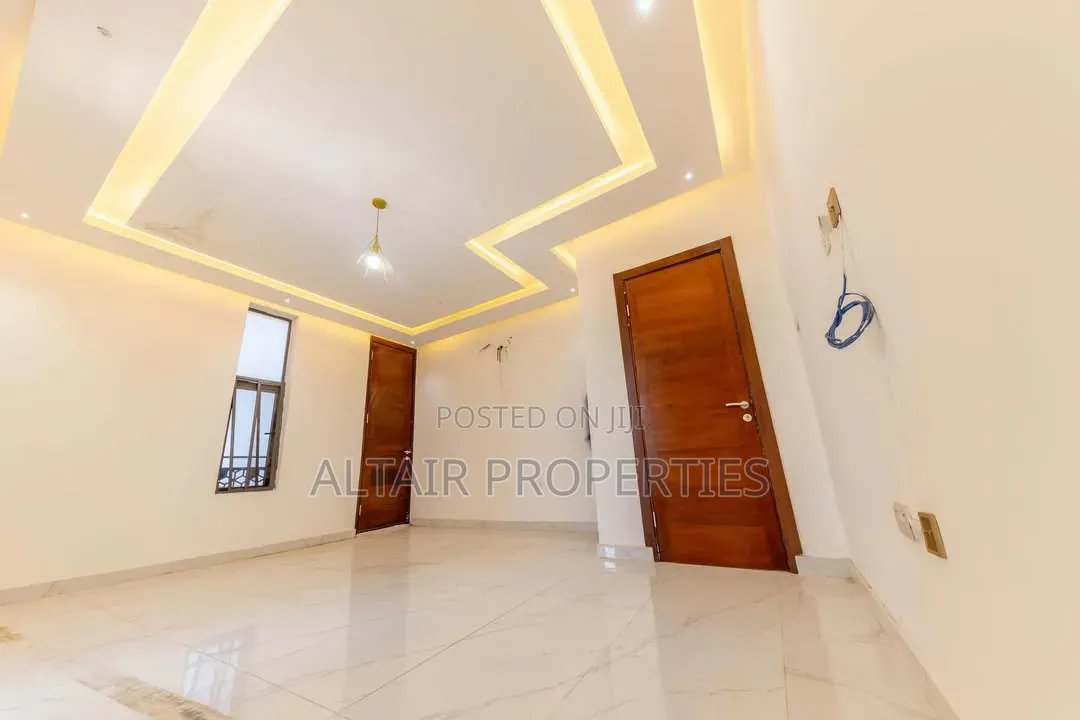 5bdrm House in East Legon Hills, Accra Metropolitan for sale
