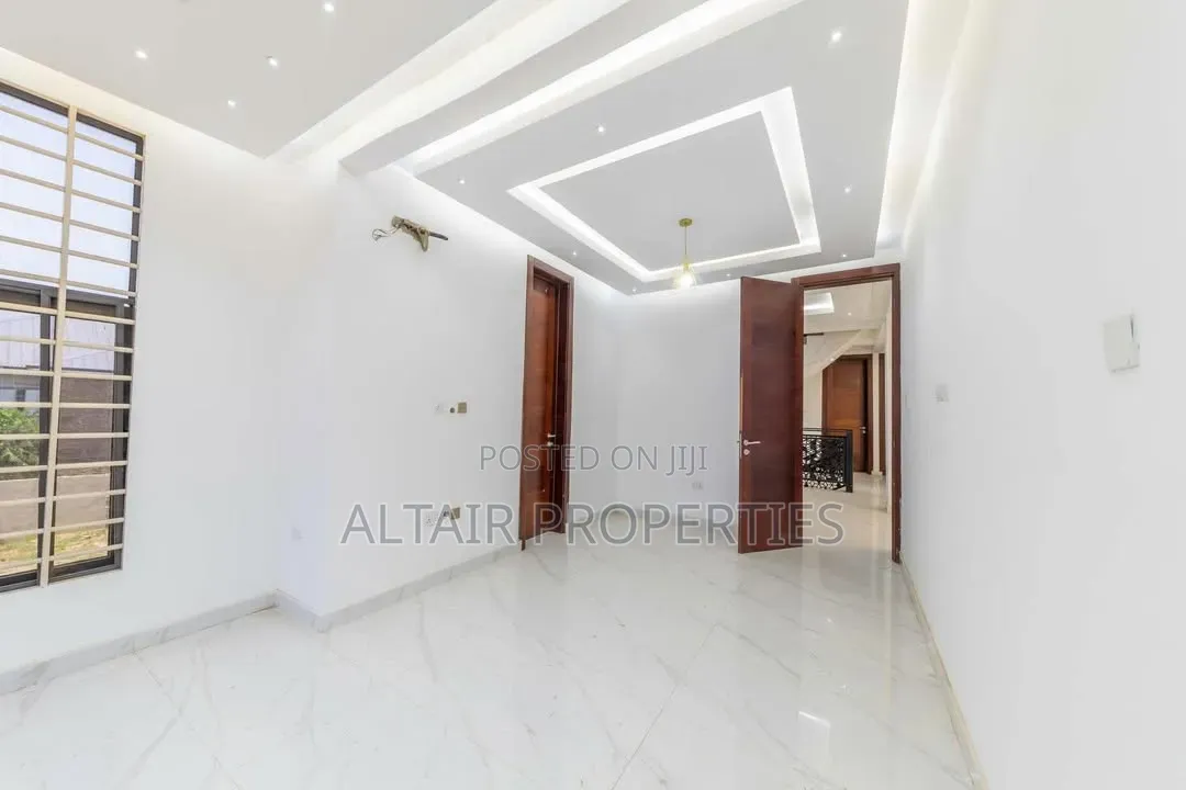 5bdrm House in East Legon Hills, Accra Metropolitan for sale