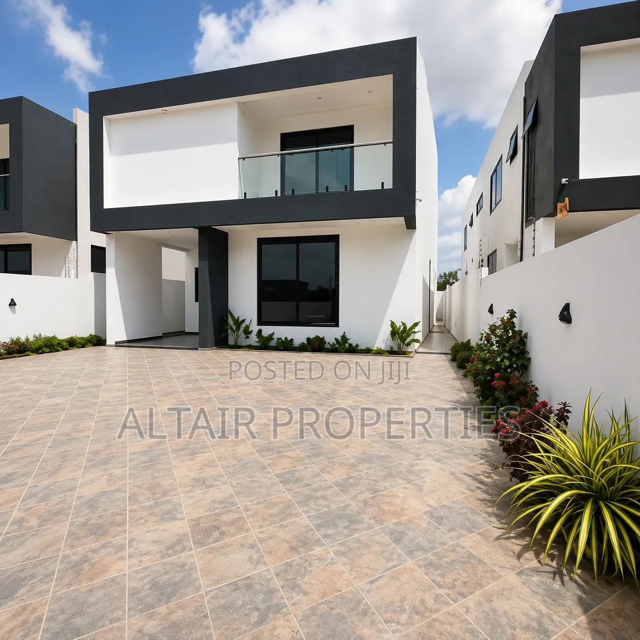 4bdrm House in East Airport, Accra Metropolitan for sale