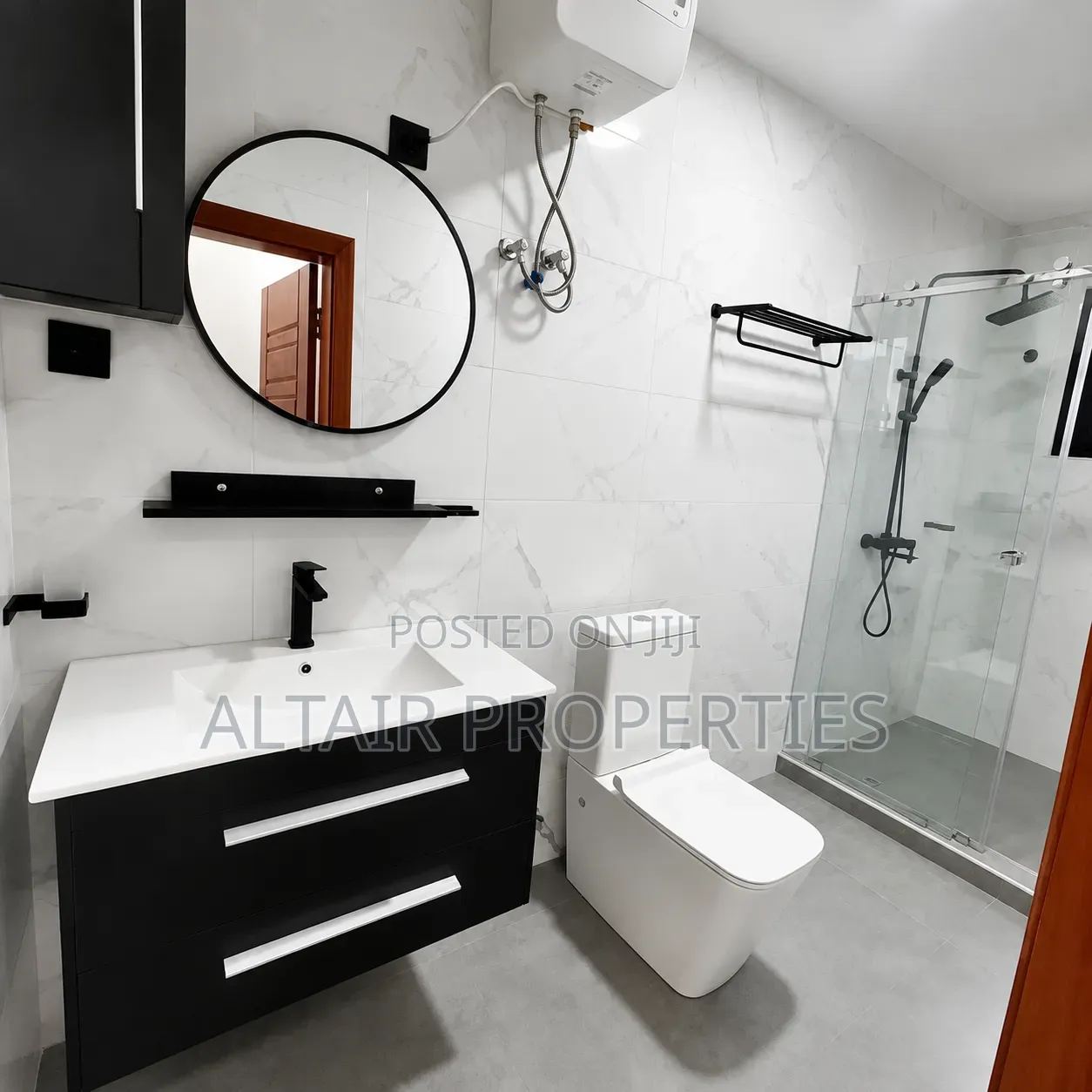 4bdrm House in East Airport, Accra Metropolitan for sale