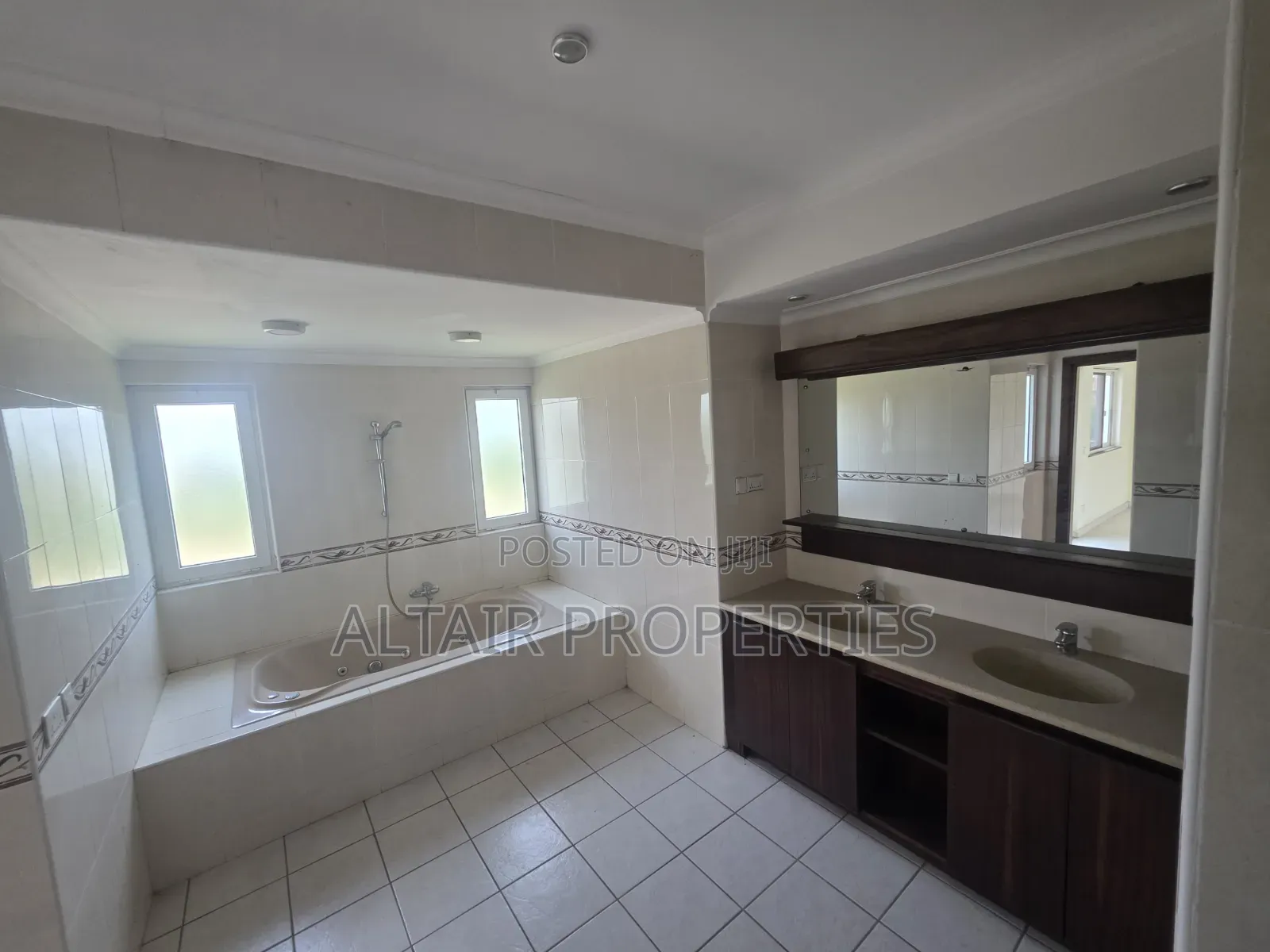 4bdrm House in Accra Metropolitan for sale