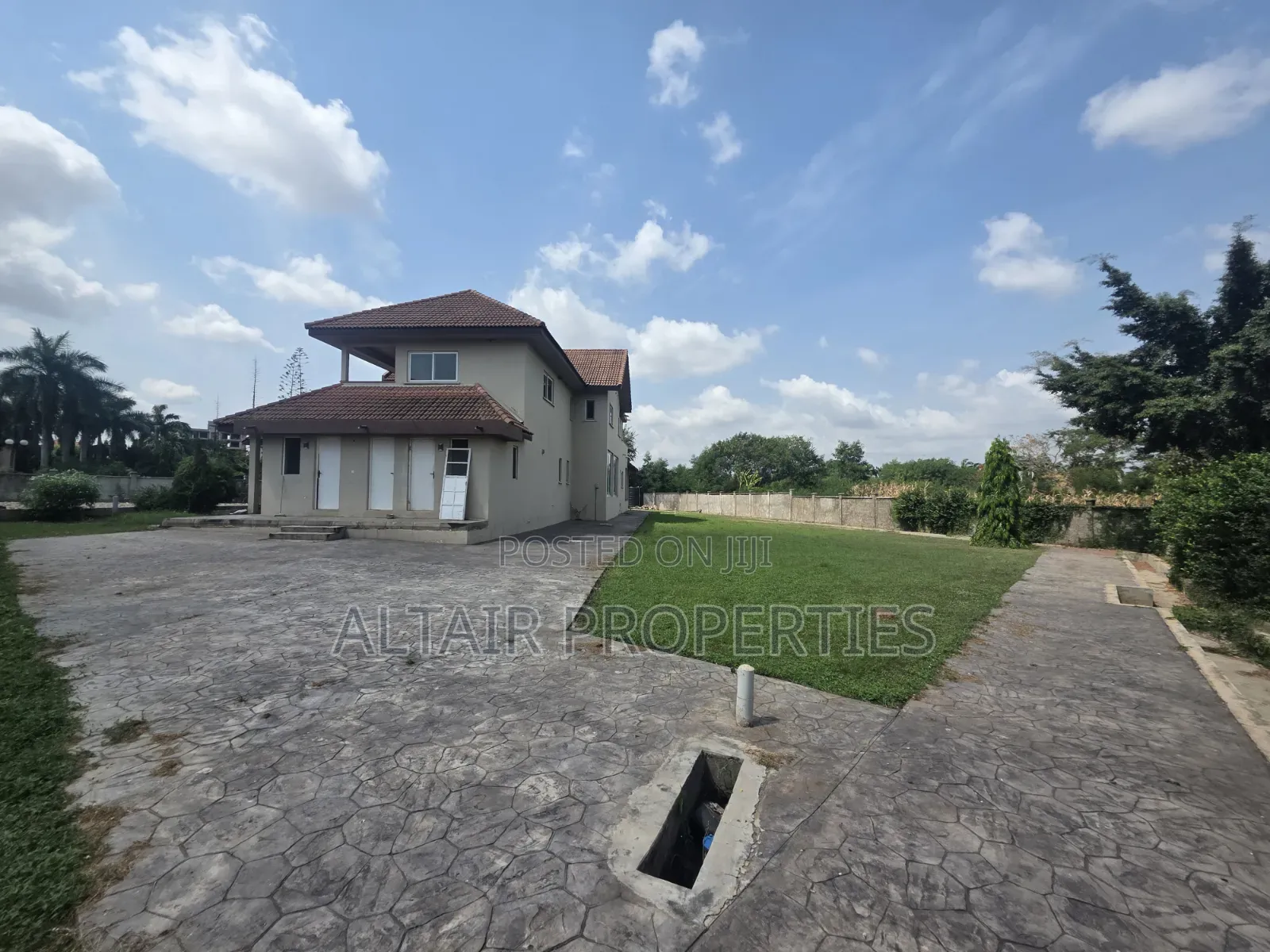 4bdrm House in Accra Metropolitan for sale
