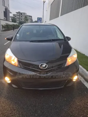 Toyota Vitz 1.3 FWD 3dr 2013 Black
