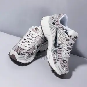 Original Nike Zoom Vomero5 Platinum Violet