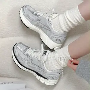 Original Nike Zoom Vomero5 Platinum Violet