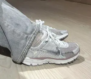 Original Nike Zoom Vomero5 Platinum Violet
