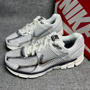Original Nike Zoom Vomero5 Platinum Violet