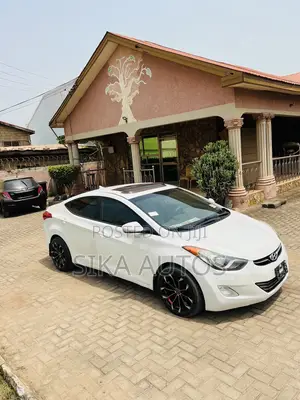 Hyundai Elantra Limited Sedan FWD (1.8L 4cyl 6A) 2013 White