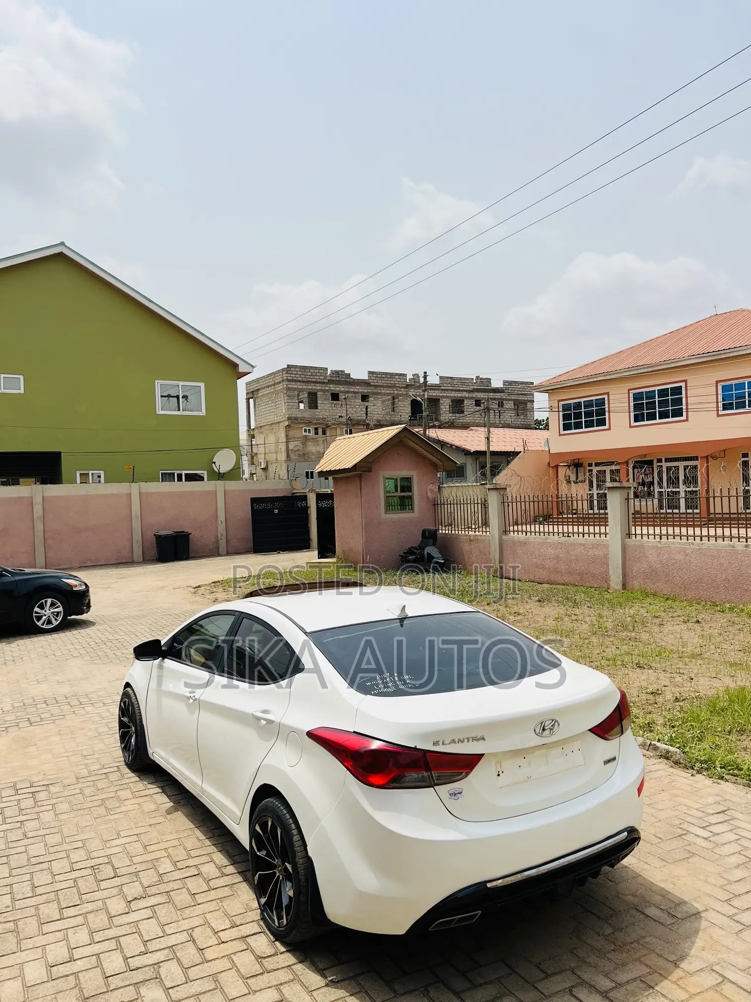 Hyundai Elantra Limited Sedan FWD (1.8L 4cyl 6A) 2013 White