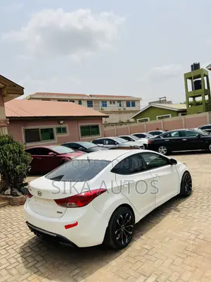 Hyundai Elantra Limited Sedan FWD (1.8L 4cyl 6A) 2013 White