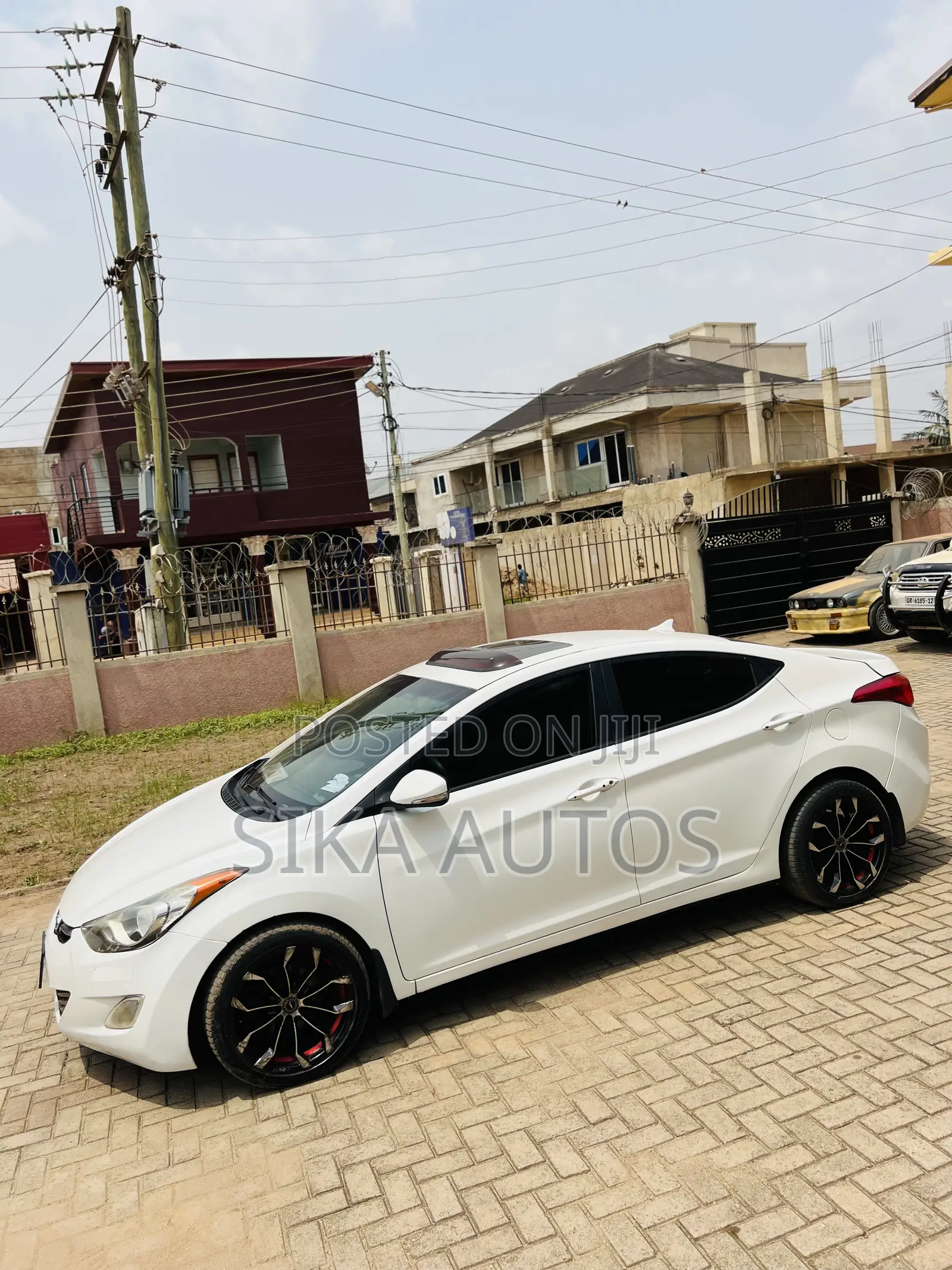 Hyundai Elantra Limited Sedan FWD (1.8L 4cyl 6A) 2013 White