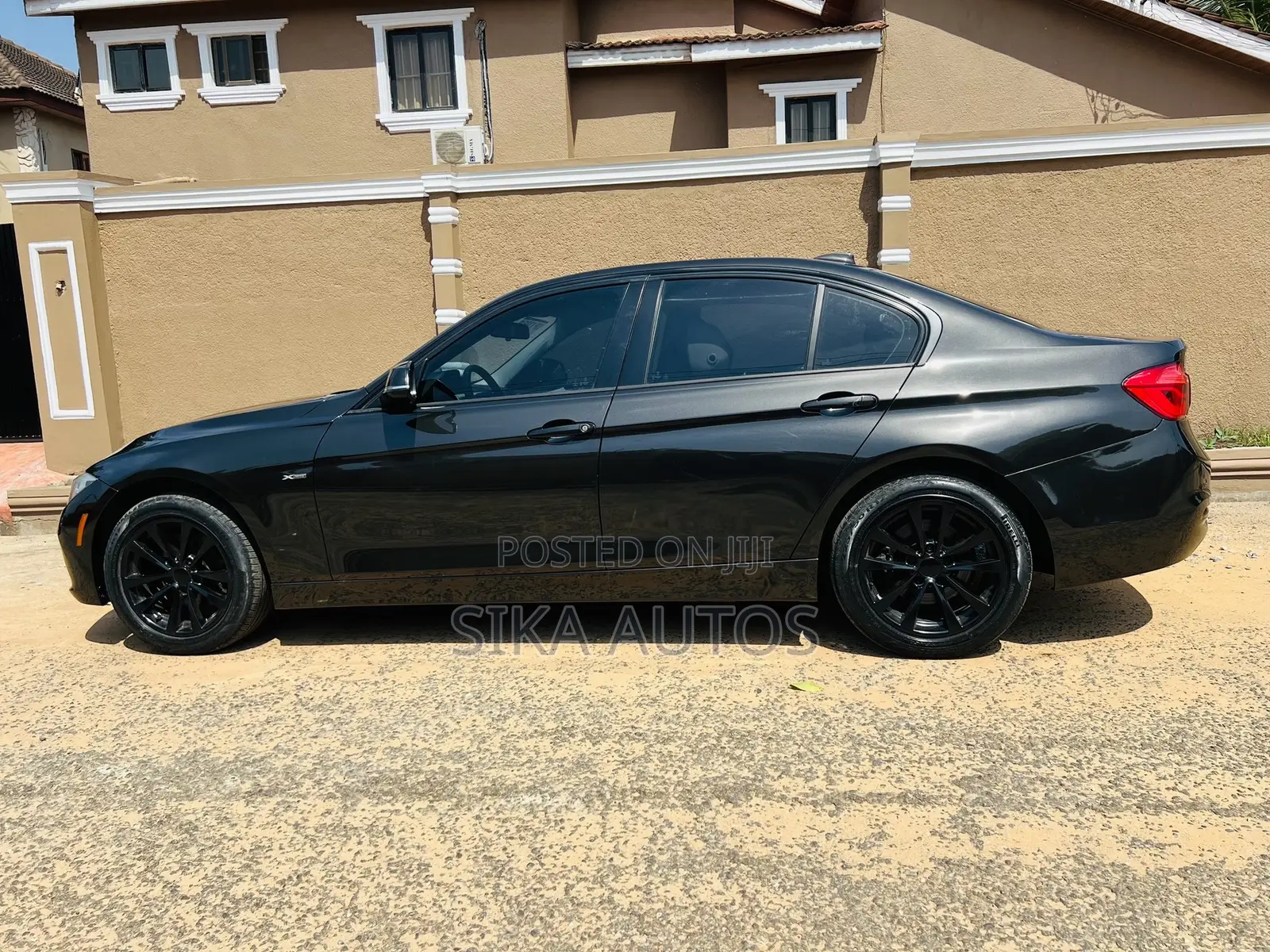 BMW 330i 2016 Black
