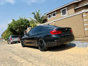BMW 330i 2016 Black