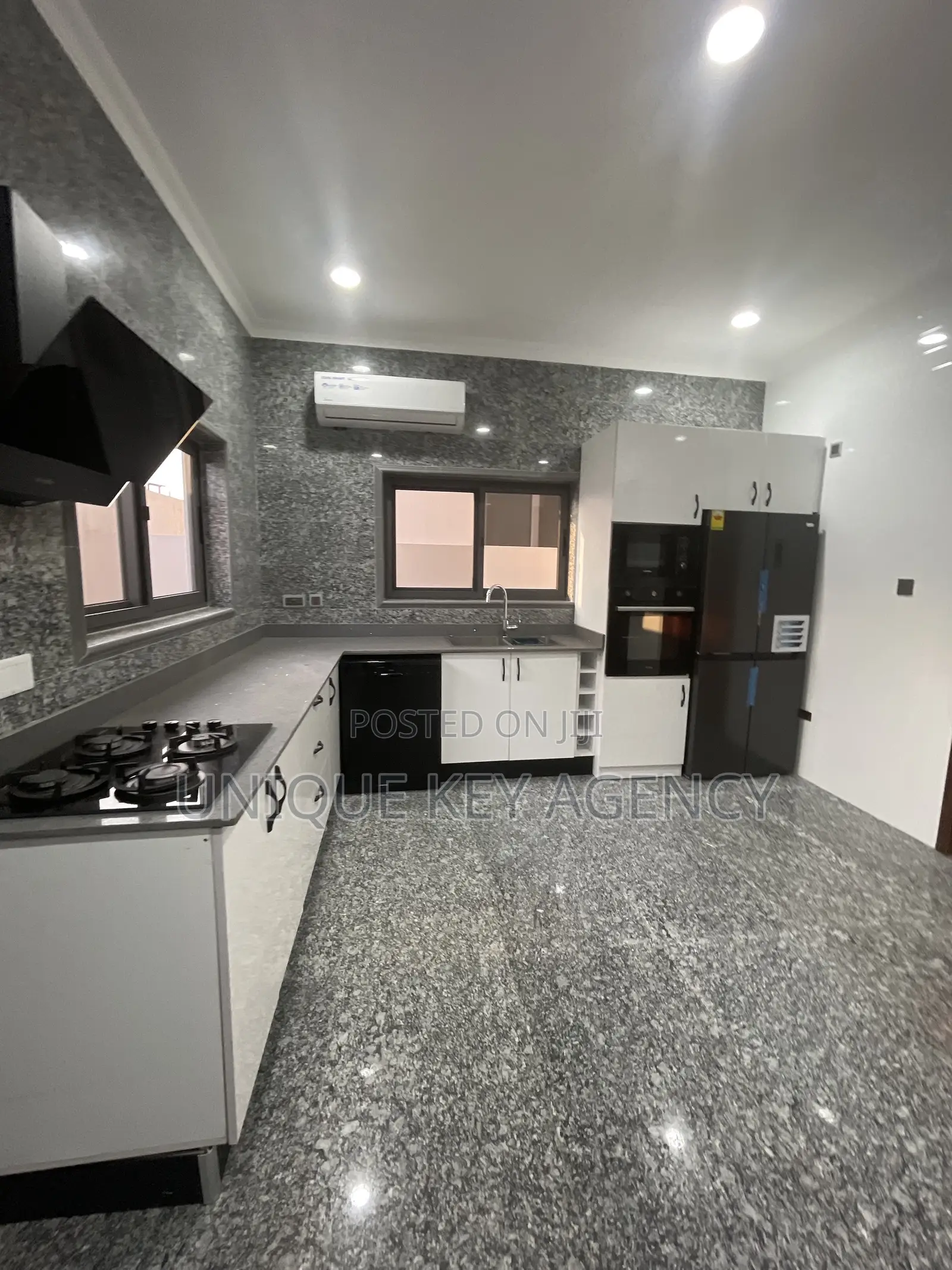 Furnished 4bdrm Duplex in Unique Key Agency, East Legon for rent