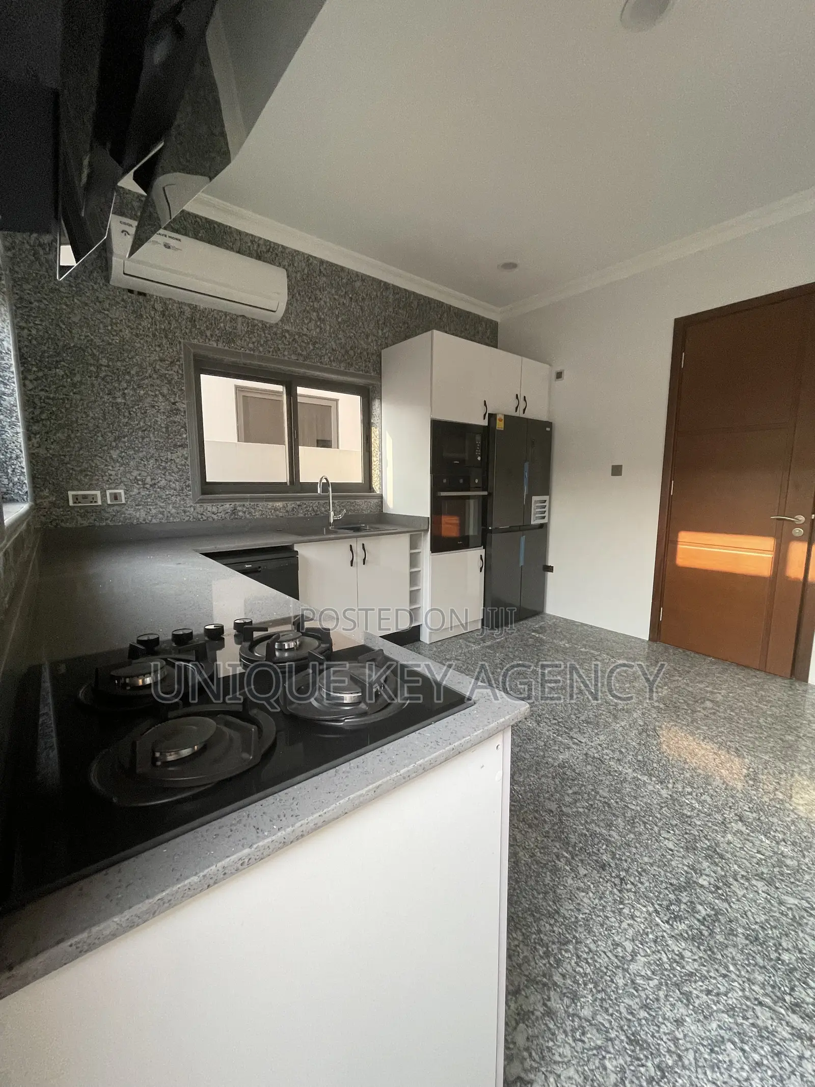4bdrm Townhouse / Terrace in Unique Key Agency, East Legon for rent