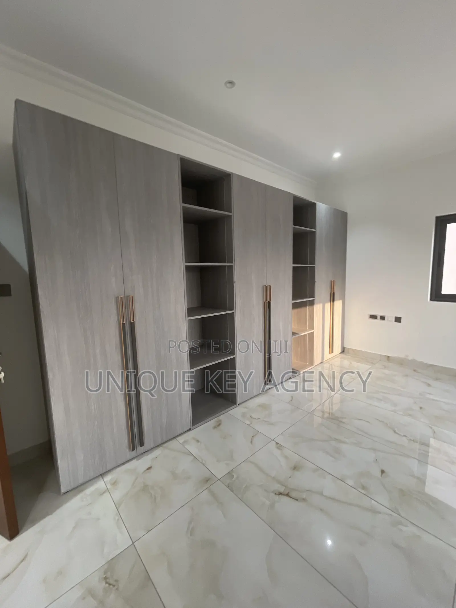 4bdrm Townhouse / Terrace in Unique Key Agency, East Legon for rent