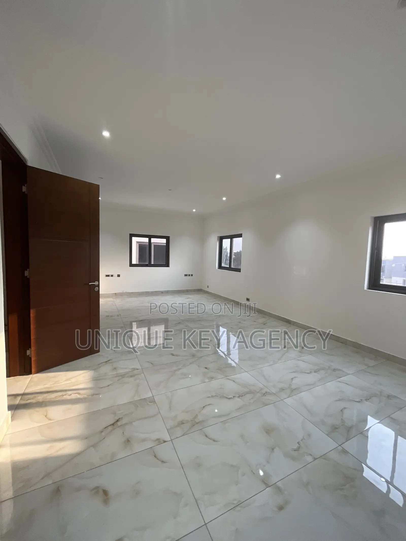 4bdrm Townhouse / Terrace in Unique Key Agency, East Legon for rent