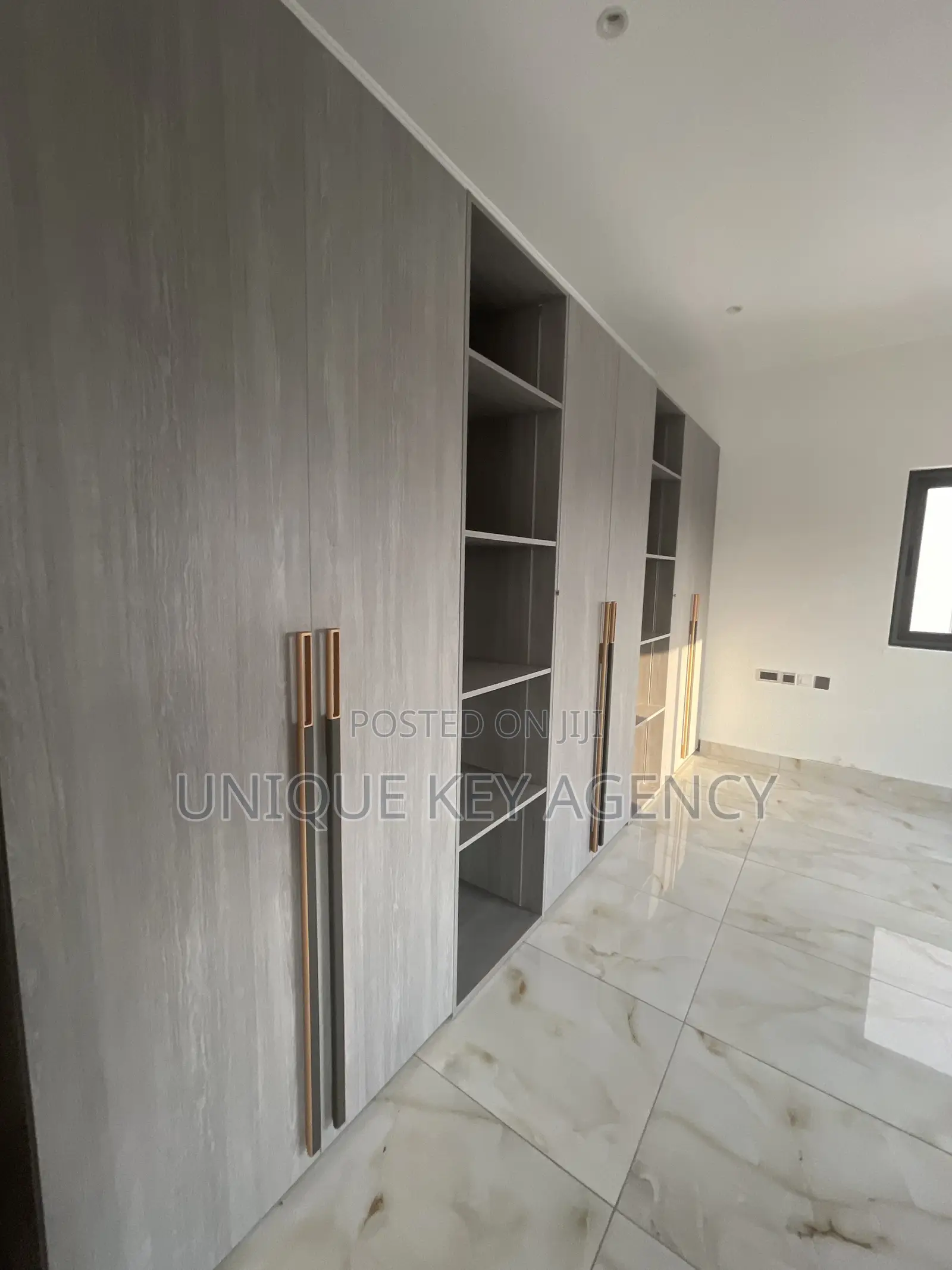 4bdrm Townhouse / Terrace in Unique Key Agency, East Legon for rent