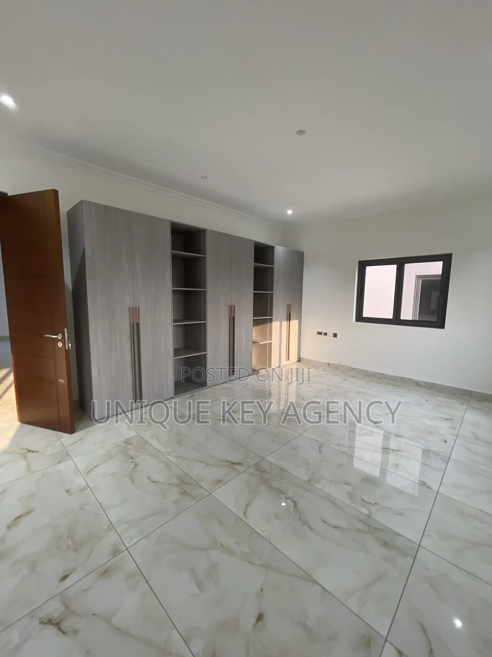 4bdrm Townhouse / Terrace in Unique Key Agency, East Legon for rent