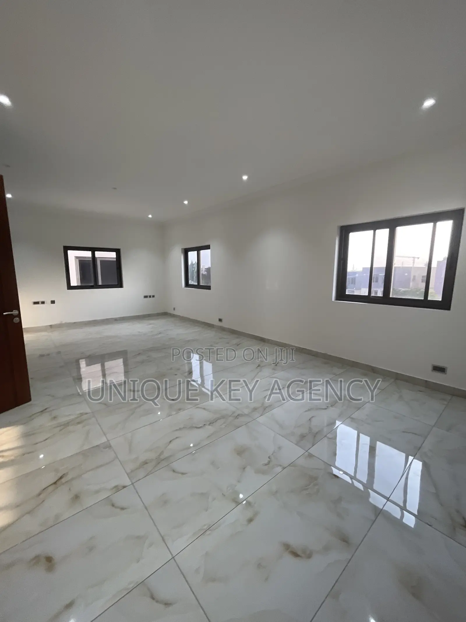 4bdrm Townhouse / Terrace in Unique Key Agency, East Legon for rent