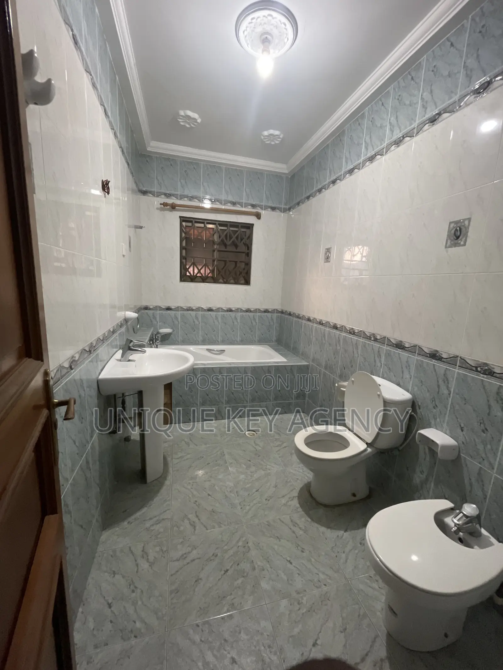 6bdrm House in Unique Key Agency, East Legon for rent