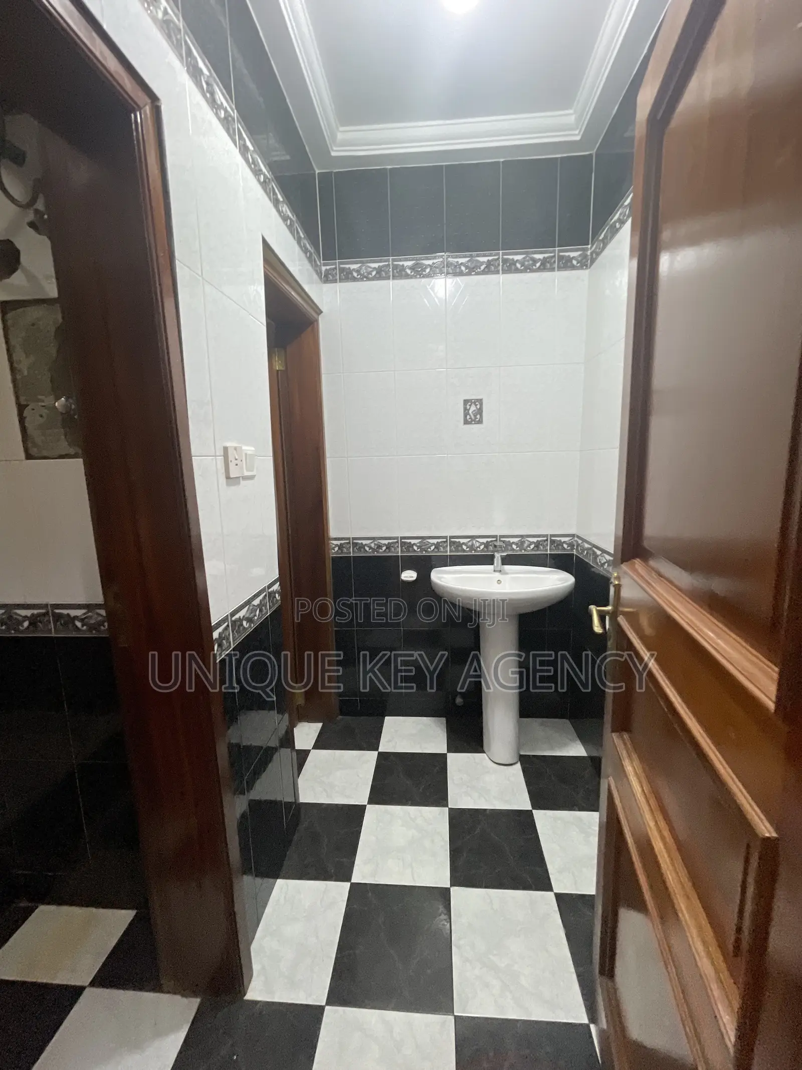 6bdrm House in Unique Key Agency, East Legon for rent