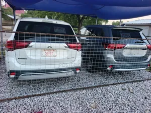 Mitsubishi Outlander SEL FWD 2018 Gray