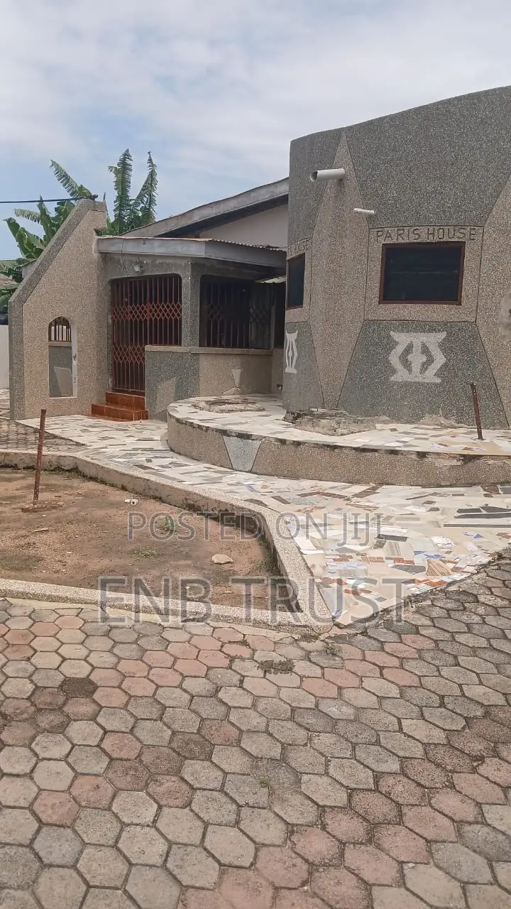 4bdrm House in Awoshie, Last Stop for rent