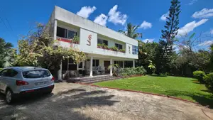 9bdrm Duplex in Airport Residential for rent