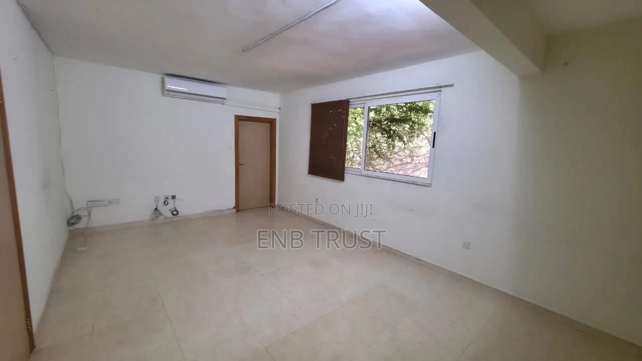 9bdrm Duplex in Airport Residential for rent