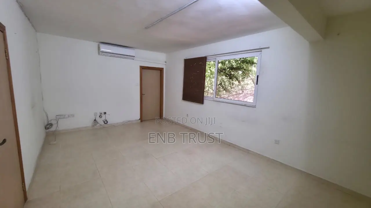 9bdrm Duplex in Airport Residential for rent