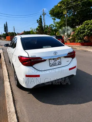 Toyota Corolla 2019 White