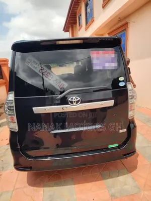 Toyota Voxy X L Edition 2WD 8-Seater 2011 Black