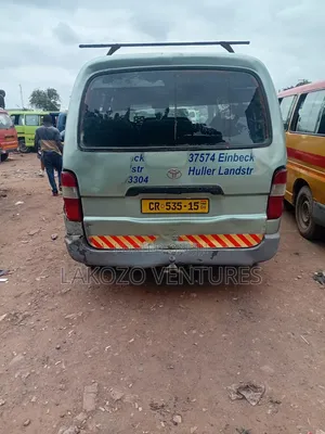 Toyota HiAce 2015
