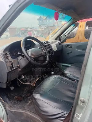 Toyota HiAce 2015