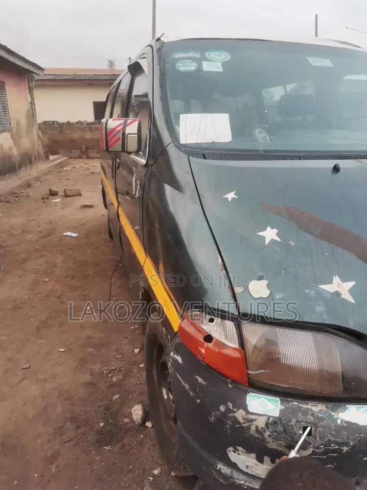 Toyota HiAce 2021 Green