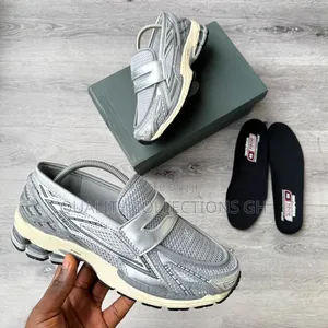 New Balance 1906L Shoes