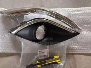 Outlander 2017 Fog Lamp Cover With Chrome