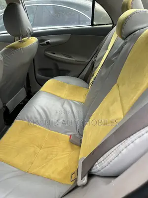 Toyota Corolla LE 4dr Sedan (1.8L 4cyl 4A) 2010 Silver